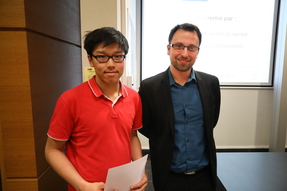 Le Lauréat David Jérôme PHAM (Lycée International Les Pontonniers) et son parrain Yves Ancel, directeur des ressources humaines de Tereos Starch & Sweeteners Europe